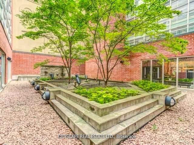 114 - 11 St Joseph St