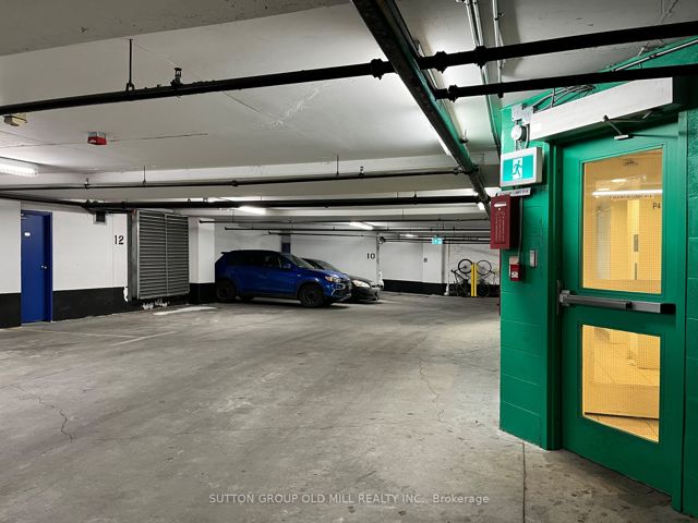 1109 - 100 Hayden St