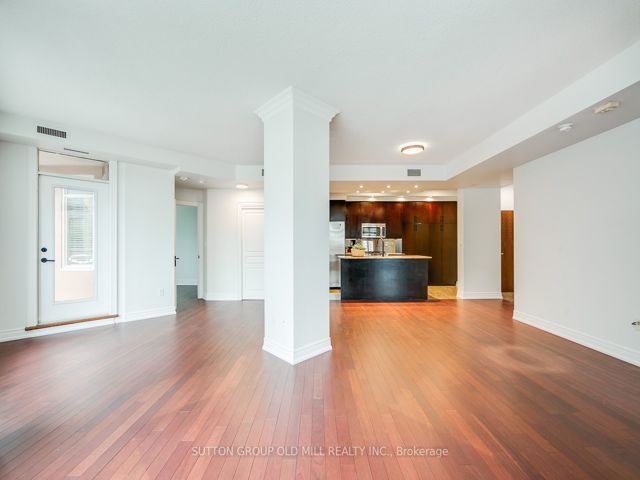 1109 - 100 Hayden St