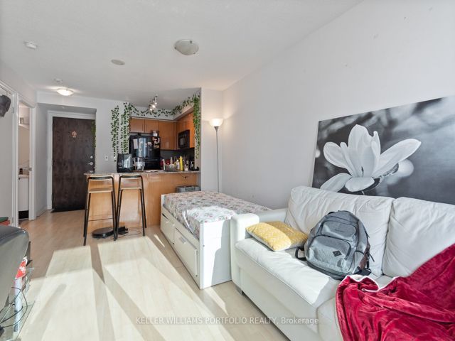 1603 - 16 Yonge St