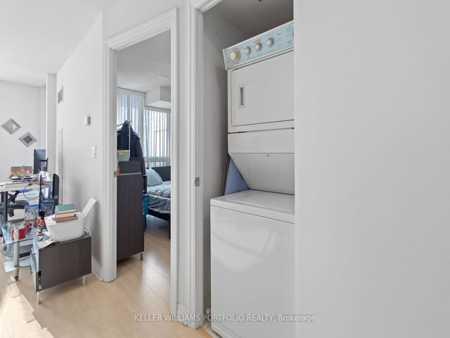 1603 - 16 Yonge St