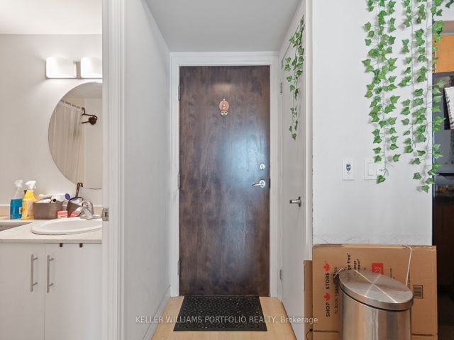 1603 - 16 Yonge St
