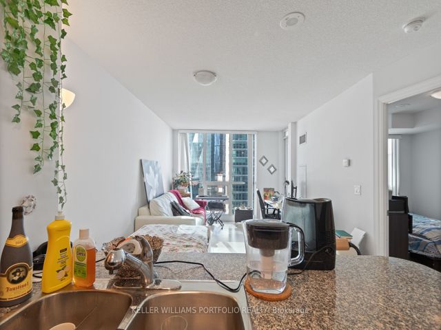 1603 - 16 Yonge St