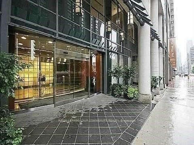 702 - 1121 Bay St