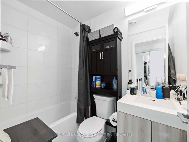 1616 - 251 Jarvis St