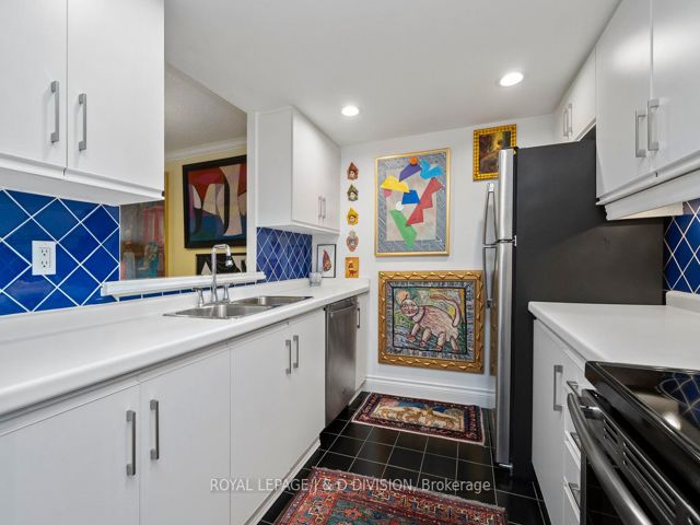 408 - 225 Davenport Rd