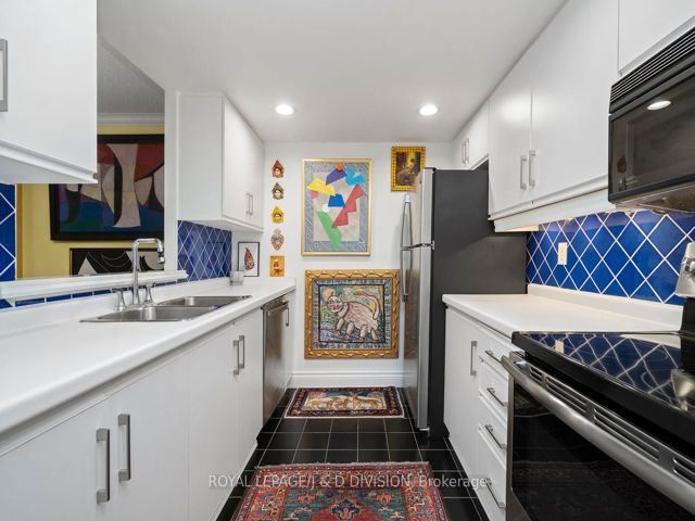 408 - 225 Davenport Rd