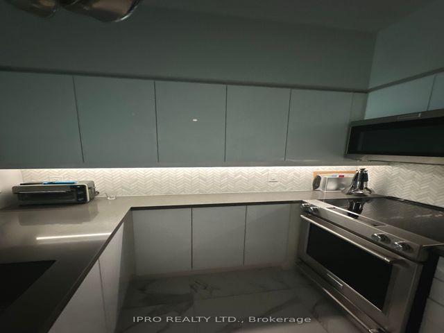 138 - 525 Wilson Ave