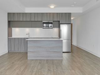 2102 - 575 Bloor St