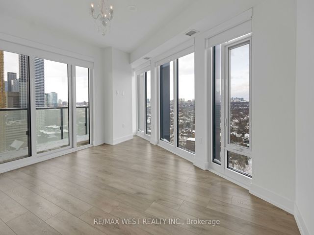 2102 - 575 Bloor St