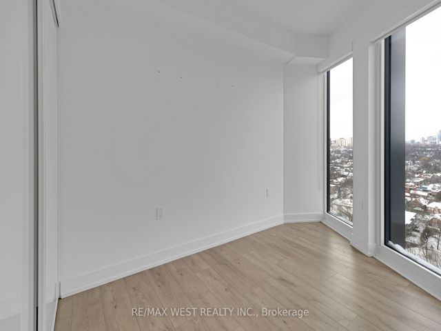 2102 - 575 Bloor St