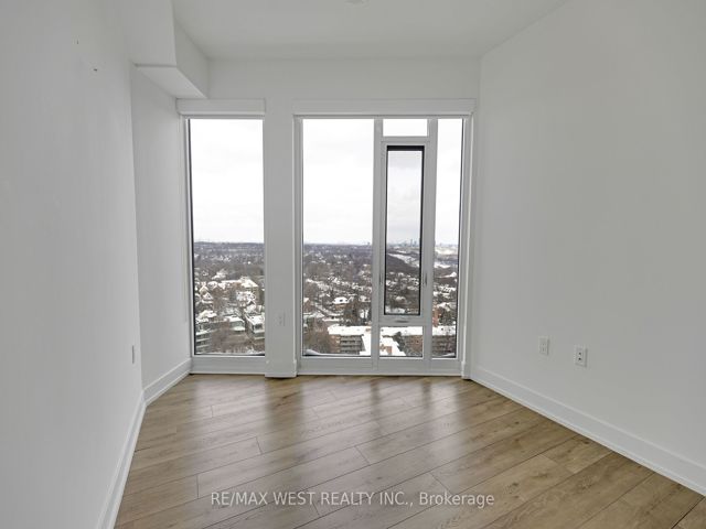 2102 - 575 Bloor St
