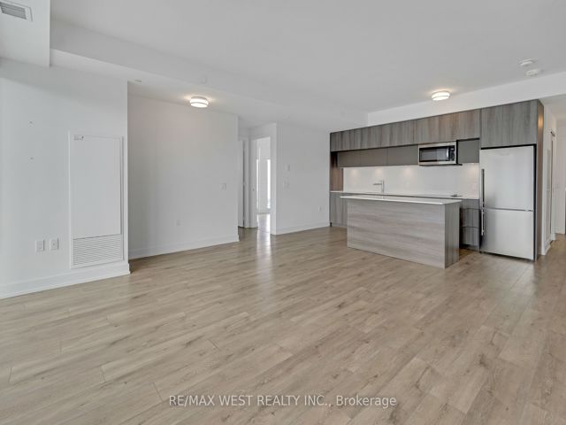 2102 - 575 Bloor St