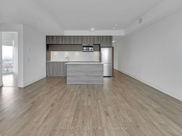 2102 - 575 Bloor St