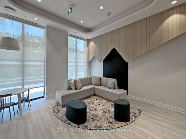 1812 - 188 Fairview Mall Dr