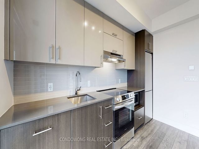 1812 - 188 Fairview Mall Dr