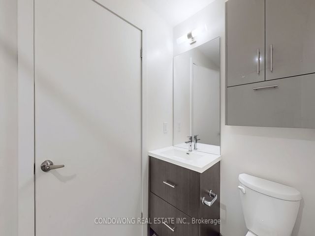 1812 - 188 Fairview Mall Dr