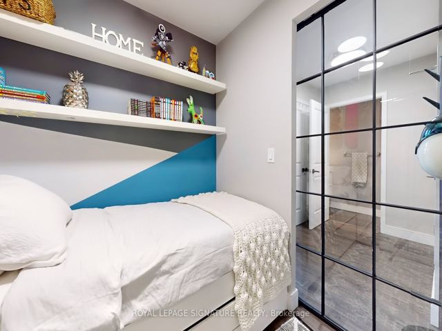 TH10 - 6 Pirandello St