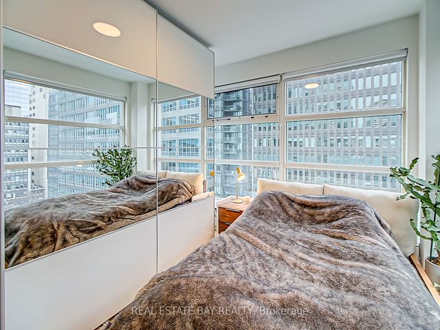 1004 - 50 Lombard St