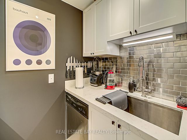 1004 - 50 Lombard St