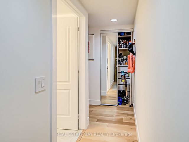 1004 - 50 Lombard St