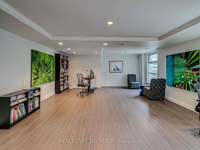 1004 - 50 Lombard St