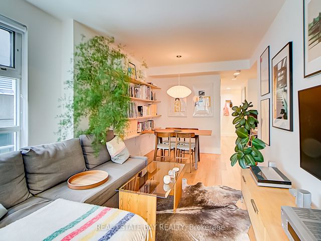 1004 - 50 Lombard St