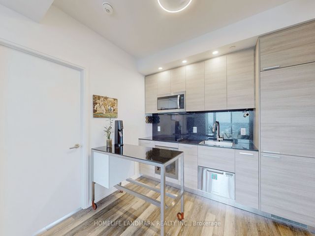 1211 - 75 Canterbury Pl