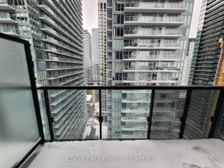 2103 - 117 Broadway Ave
