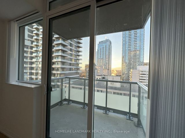1715 - 50 Dunfield Ave