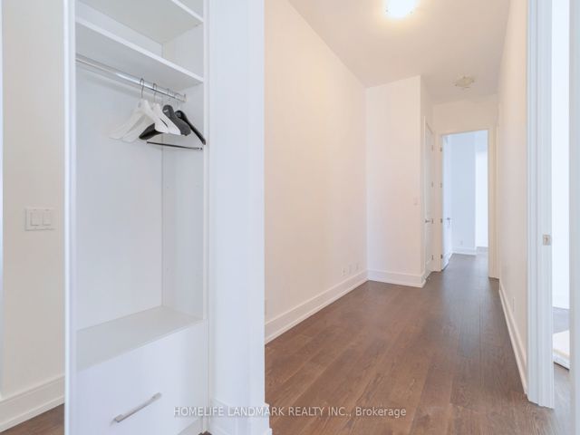 3301 - 21 Balmuto St