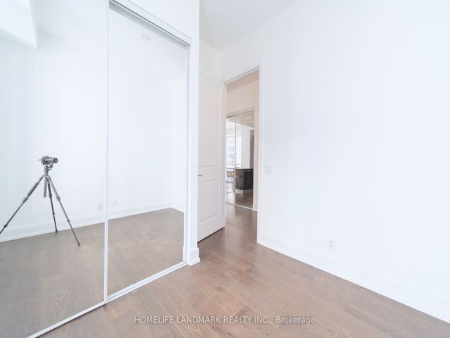 3301 - 21 Balmuto St