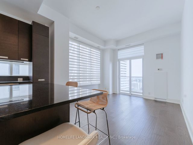 3301 - 21 Balmuto St