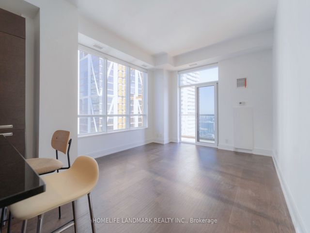 3301 - 21 Balmuto St