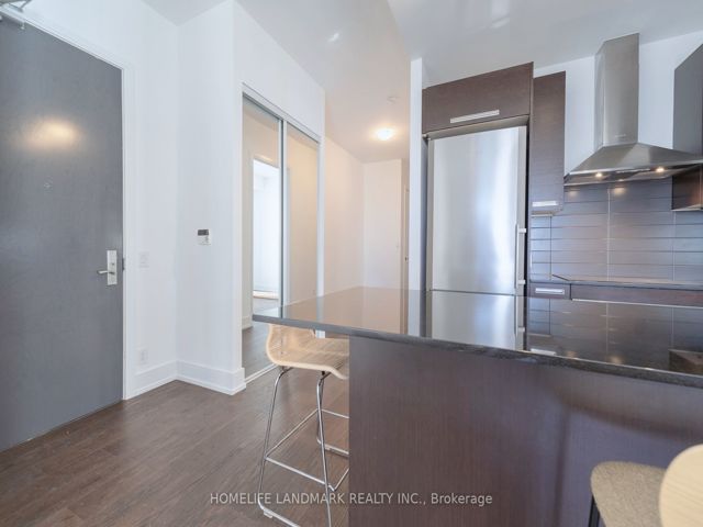3301 - 21 Balmuto St