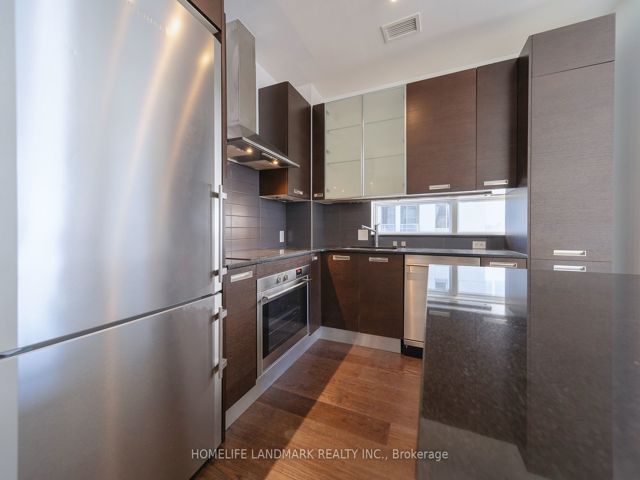 3301 - 21 Balmuto St