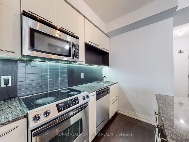 3105 - 21 Carlton St