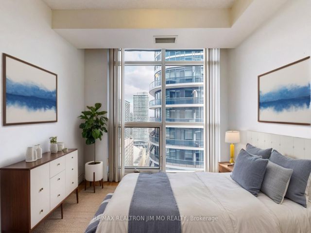 3105 - 21 Carlton St