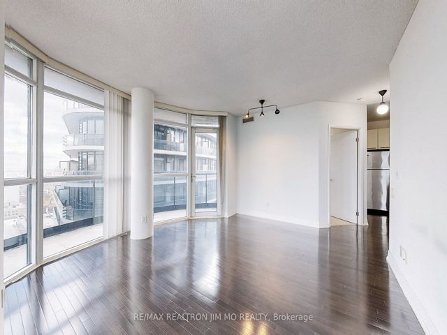 3105 - 21 Carlton St