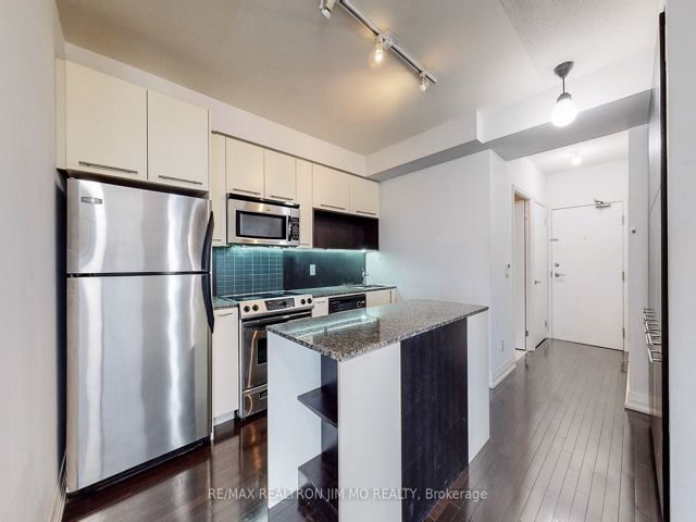 3105 - 21 Carlton St