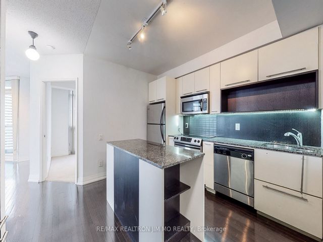3105 - 21 Carlton St