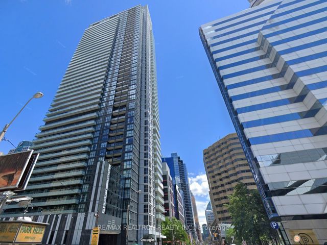 907 - 300 Front St W