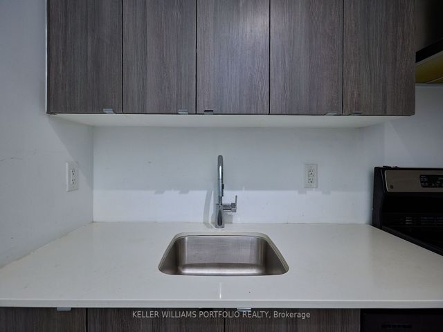 306 - 51 East Liberty St