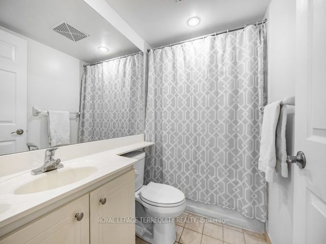 622 - 270 Wellington St W