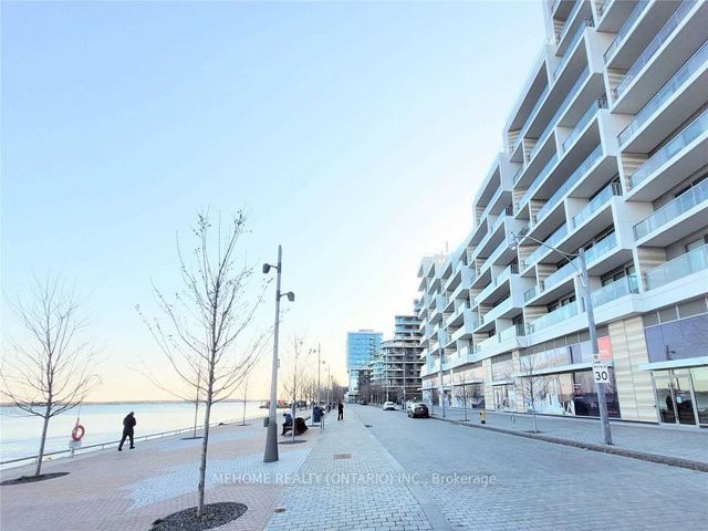 322 - 118 Merchants' Wharf Ave