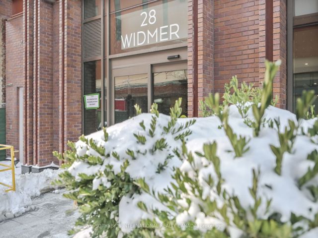 4727 - 28 Widmer St