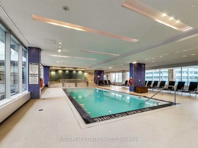 1410 - 65 Bremner Blvd