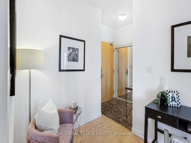 1410 - 65 Bremner Blvd