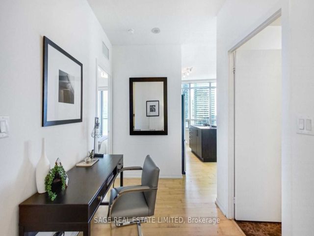 1410 - 65 Bremner Blvd