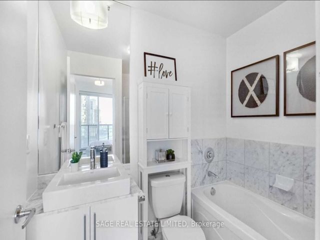 1410 - 65 Bremner Blvd